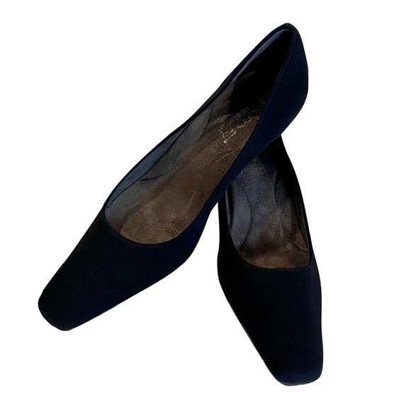 AEROSOLES Cheerful Black Fabric Kitten Heel Pumps Size 7.5 - Picture 2 of 9